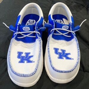 Hey Dude White and Blue Slip-On Loafers Kentucky Wildcats Men’s size 8 M US.
